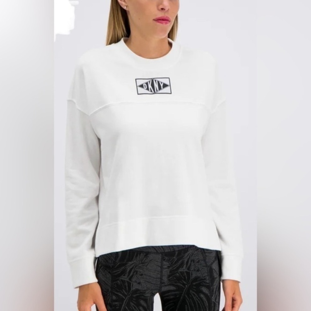 DKNY white crewneck w/black logo, graphics front  & back, hem side vents 🤍🖤